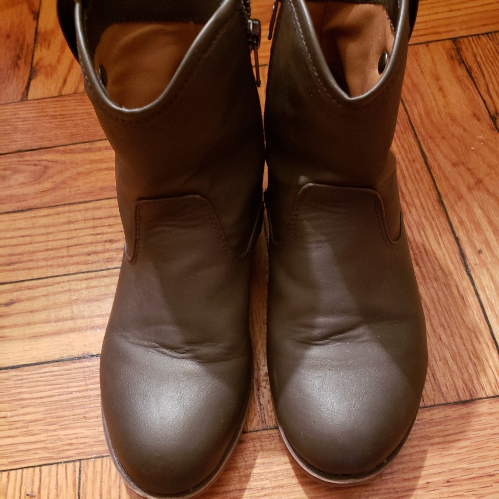 Lil girls FRYE boots
